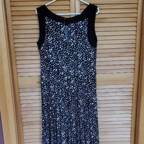 Flowy sleeveless summer dress - Picture 9 of 9